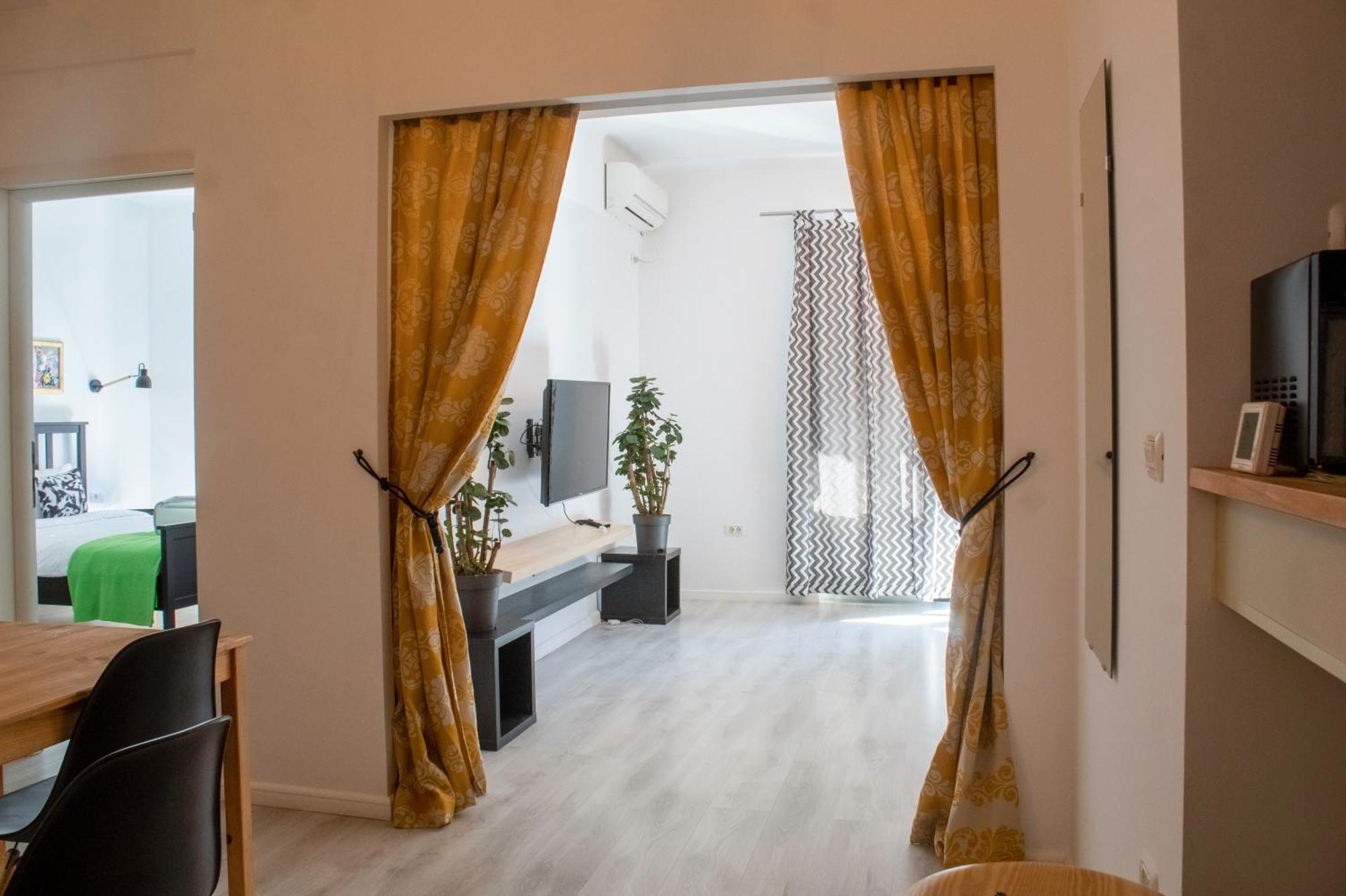 Domus Old Town Retreat Cozy & Central Бухарест Экстерьер фото