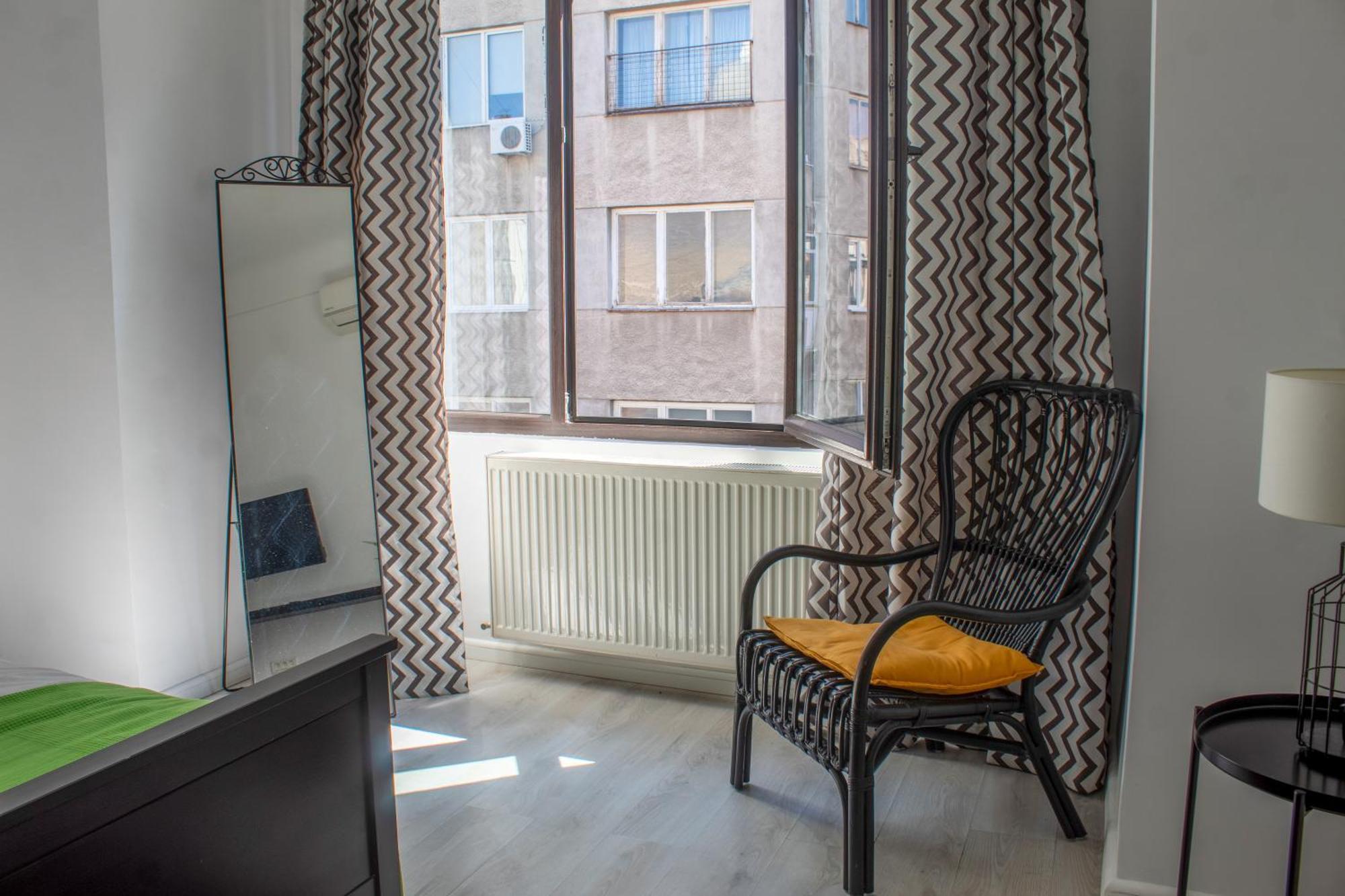Domus Old Town Retreat Cozy & Central Бухарест Экстерьер фото